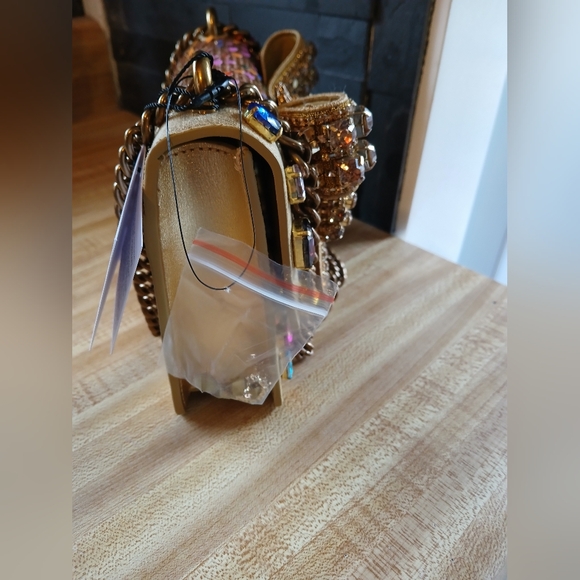 Kurt Geiger NWT Large Bow & Embelishments W/Dustbag - Picture 7 of 10